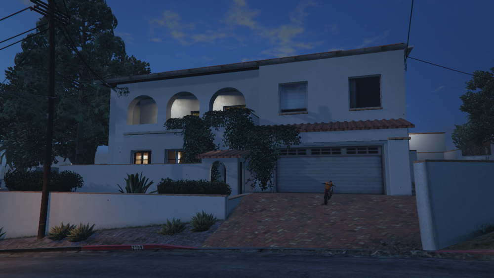 5b2985cfc8160_VinewoodHousepic.png.dab26096710d7a75a651c38ddcd3ae99.png